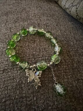 Source Unknown Green Crystal Beaded Bracelet with Butterfly Charm